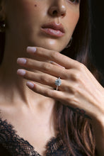 Load image into Gallery viewer, Elegant Flower Diamond Ring