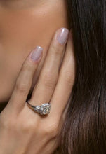 Load image into Gallery viewer, Art Deco Diamond Ring