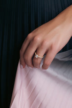 Load image into Gallery viewer, Oval Brilliant Diamond Engagement Ring