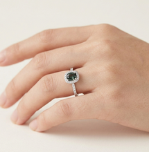 Load image into Gallery viewer, Diamonds &amp; Green Alexandrite Ladies Ring
