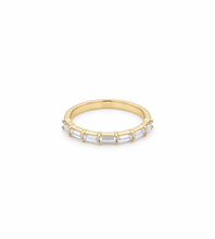 Load image into Gallery viewer, Ladies Band With Seven Straight Baguettes Set in Gold
