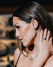 Load image into Gallery viewer, Exclusive Diamond Engagement Ring
