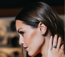 Load image into Gallery viewer, Exclusive Diamond Engagement Ring
